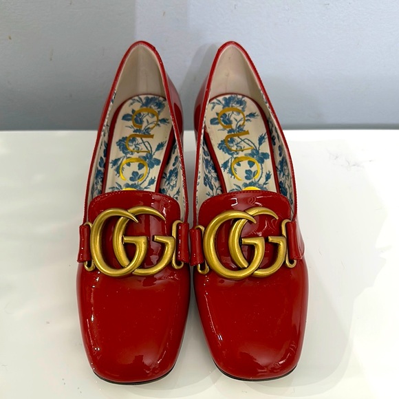 Gucci Red Patent Leather Loafers with Gold Hardware - Picture 1 of 5
